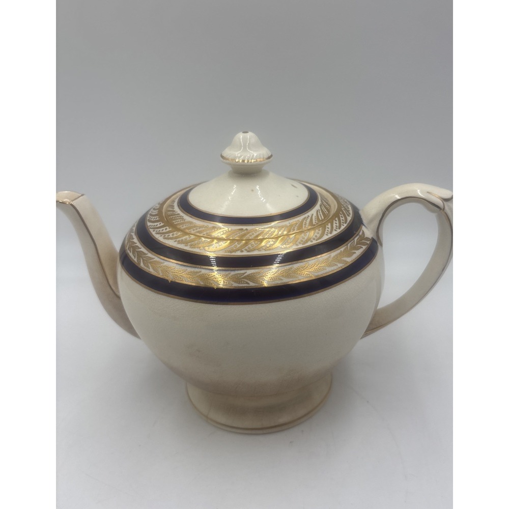 Crown Ducal Duchess Round Covered Teapot
